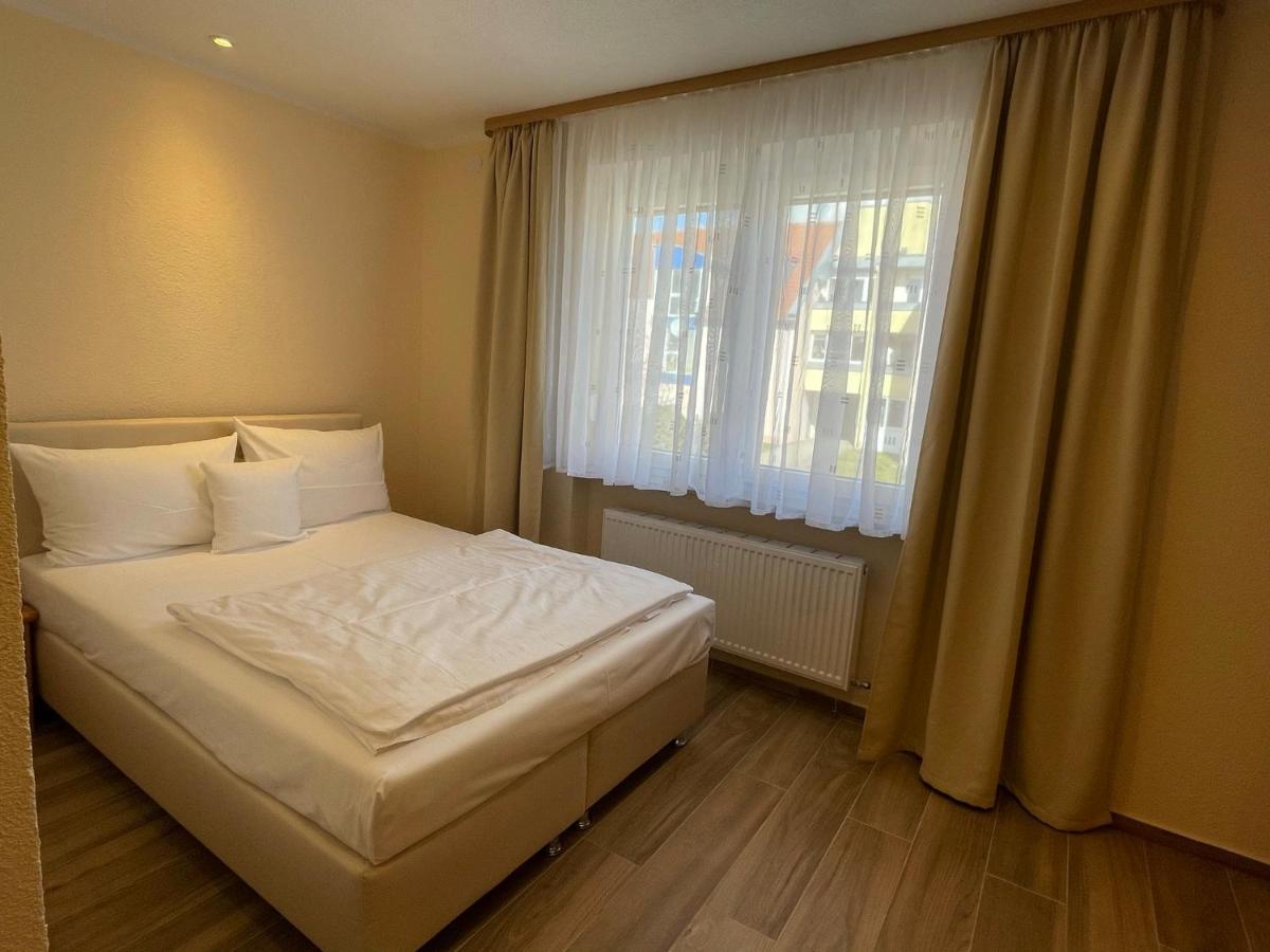 Hotel Andrea Crailsheim Bagian luar foto