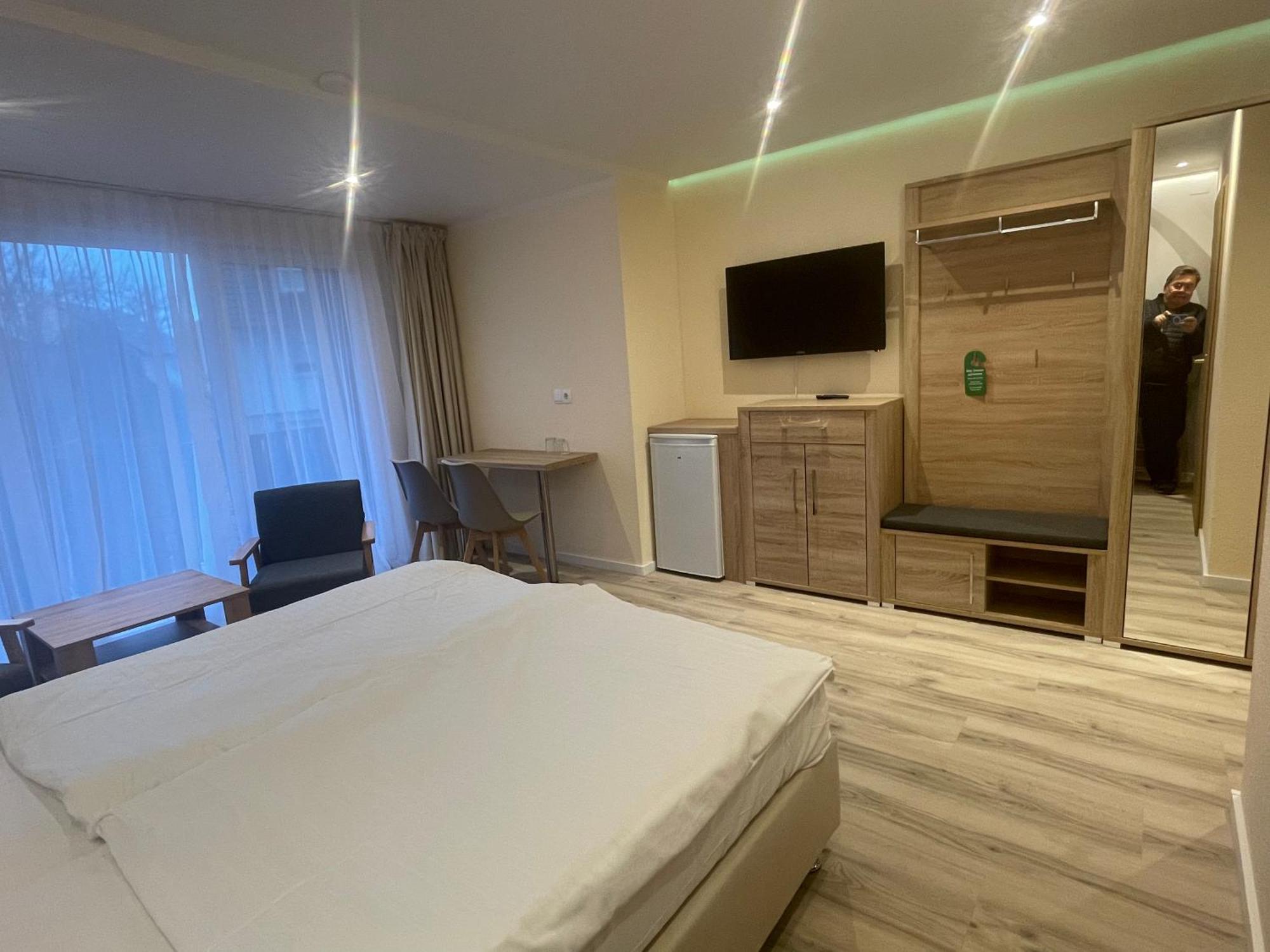 Hotel Andrea Crailsheim Bagian luar foto