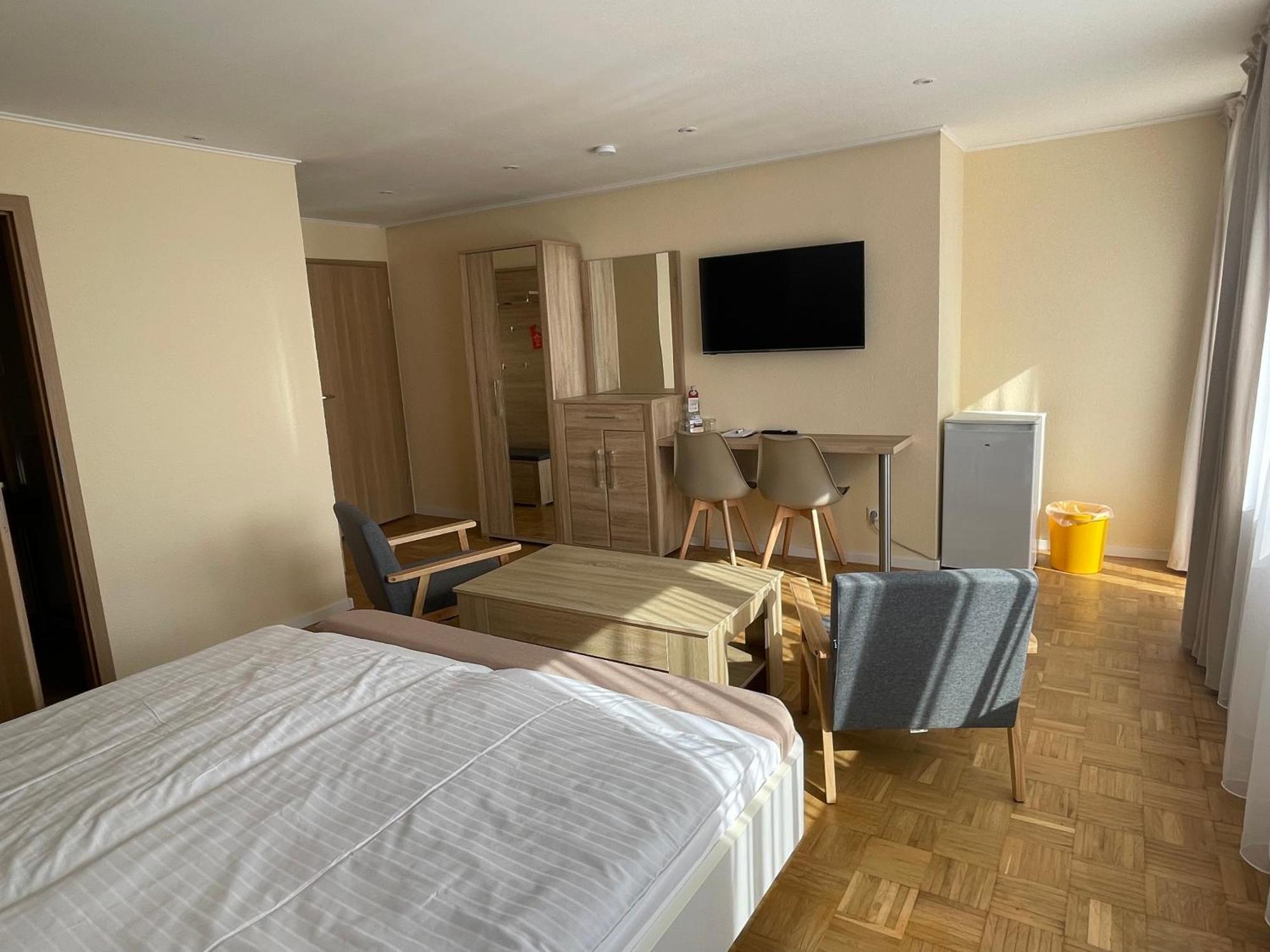 Hotel Andrea Crailsheim Bagian luar foto