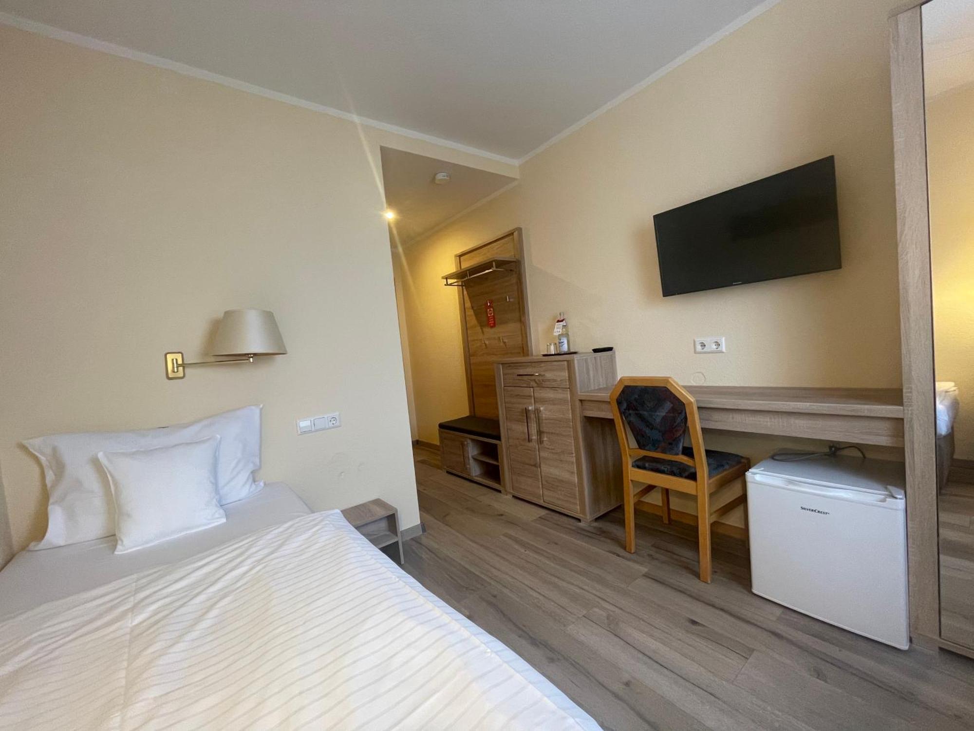 Hotel Andrea Crailsheim Bagian luar foto