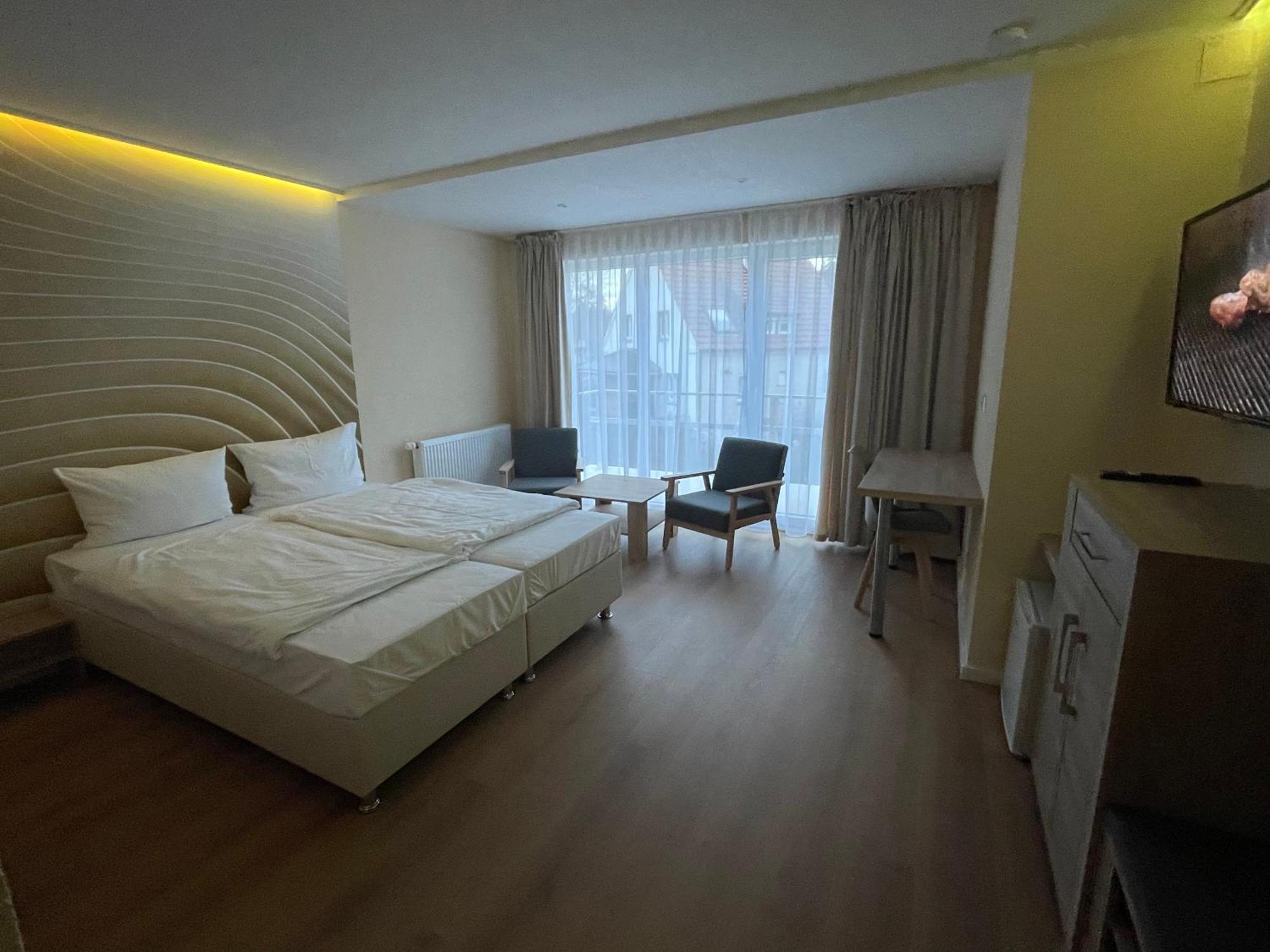 Hotel Andrea Crailsheim Bagian luar foto