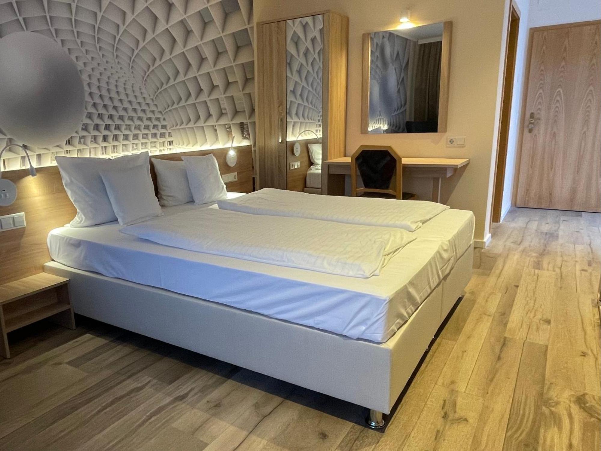 Hotel Andrea Crailsheim Bagian luar foto